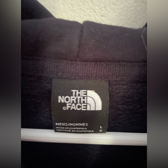 super nice north face hoodie barley worn - Picture 3 of 3